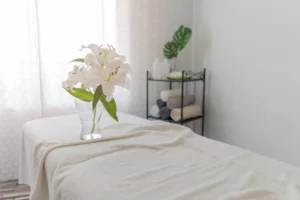 Spa Room Decor Ideas: Minimal & Clutter-Free Layout